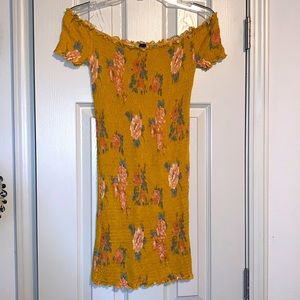 Stretchy off the shoulder summer dress, size M